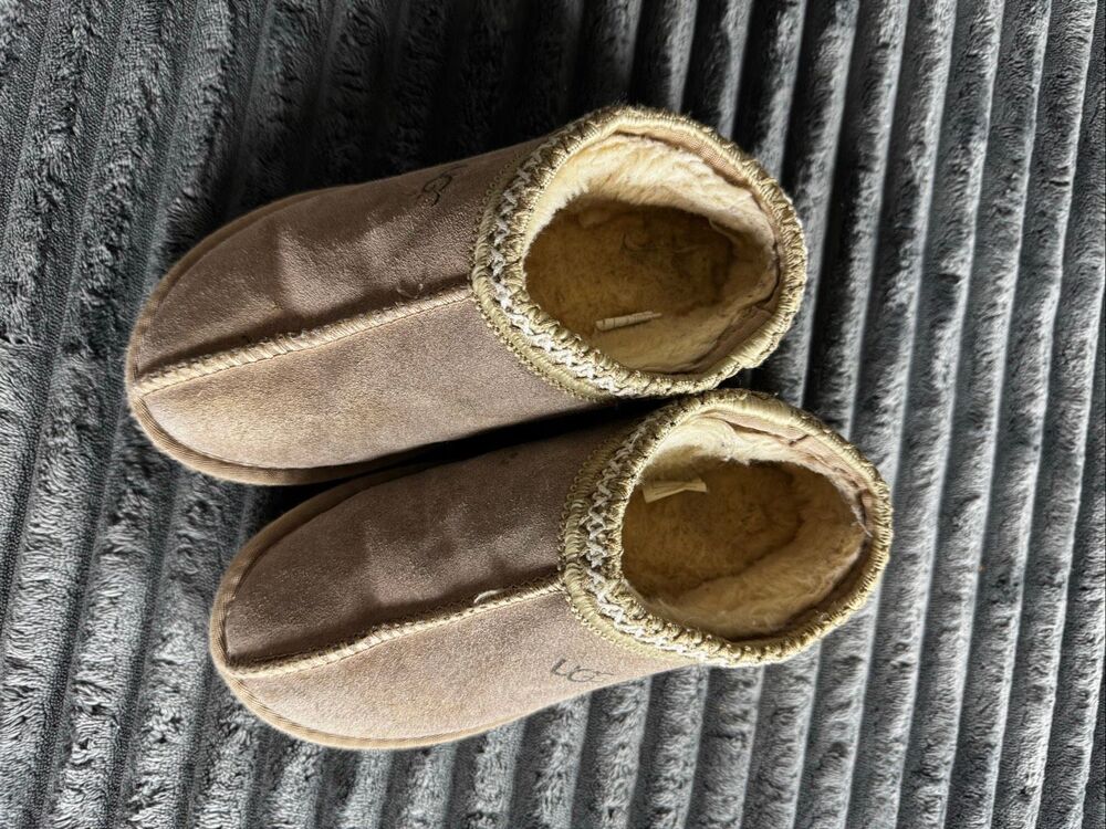 Ugg Girls Tasman Slipper Taupe Shearling Lined Moccasin Clogs Size 35 US 3.5Y